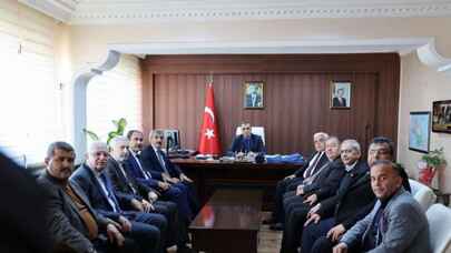 Ak Kadro, Küçükoğlu'na “Hayırlı olsun” dedi