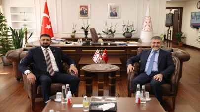 Bakan Nebati, KKTC Maliye Bakanı Sunat Atun ile bir araya geldi