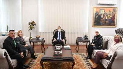 Bakan Özer, TBMM komisyon üyelerini kabul etti