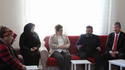 Bakan Yanık'tan Azra'nın ailesine ziyaret