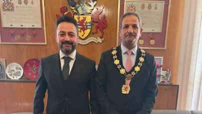 Başkan Gürbüz, Enfield Belediye Başkanı ile canlı yayın yaptı 