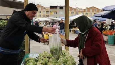 Bursa Gemlik'te ilk hasat marullar satışta