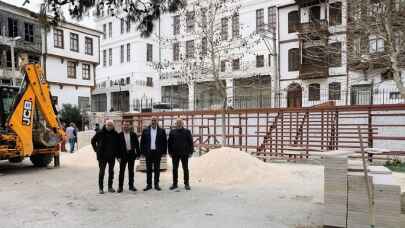 Bursa Mudanya'da Taş Mektep'e avlu