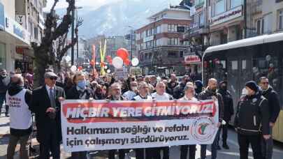 Bursalı sağlık çalışanlarından balonlu eylem