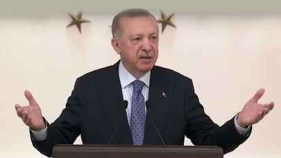 Devlet övünç madalyaları tevdi ediliyor
