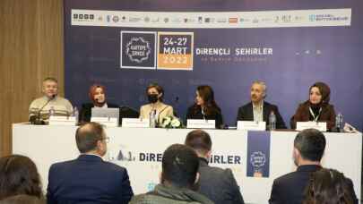 Gecekondudan, Akıllı Şehirciliğe uzanan süreç Kartepe Zirvesi’nde mercek altına alındı