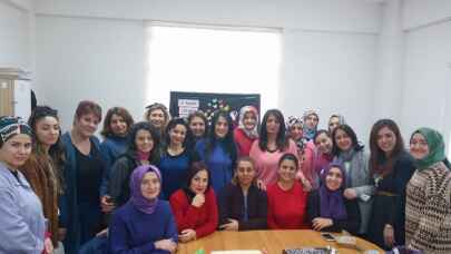Kadın Öğretmenler; "Daha yaşanabilir bir dünya diliyoruz"