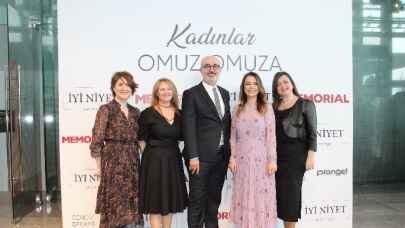 Kadınlar omuz omuza...