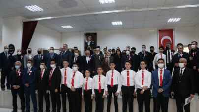 Memduh Büyükkılıç'tan 'İstiklal' kutlaması