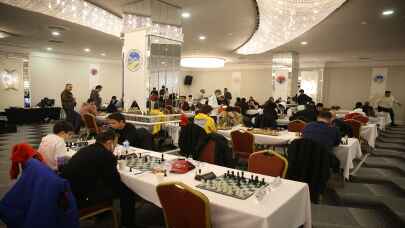 ADANA - Belediye meclis üyesinin oturumlara katılmış gibi gösterildiği iddiası