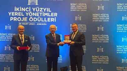 "Uluslararası Vizyon" ödülü Lütfü Savaş'ın 