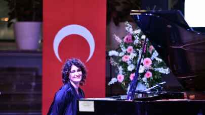 Ünlü piyanist Fetih Müzesi’nden dünyaya seslendi