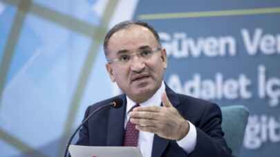 Adalet'e hakim ve savcı yardımcılığı geliyor