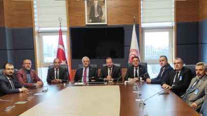 AK Parti Bursa vekillerinden İnternet Gazeteciliği Yasası'na tam destek