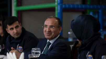 Bakan Bozdağ, infaz ve koruma memurlarıyla oruç açtı