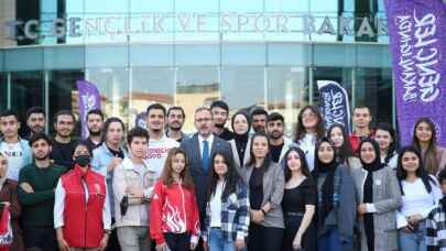 GSB'nin Nisan ayı burs ve kredileri hesaplara yatırılıyor