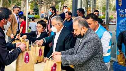 Kayseri Talas'ta "Biz Pişirelim Siz Ulaştırın" bu Ramazan'da da devam ediyor 