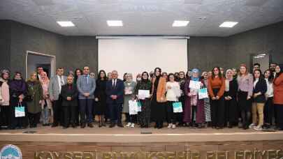Kayseri'de Mutlu Evlilik Akademisi mezunlarını verdi
