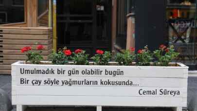 Kocaeli İzmit’te şiirler çiçek açtı