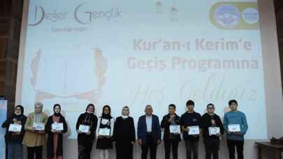 Memduh Büyükkılıç 'değer'li gençlerle buluştu