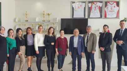 Memduh Büyükkılıç'tan okul ziyaretleri