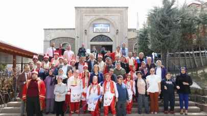 Nevşehir'de otizme mavi balonlu farkındalık