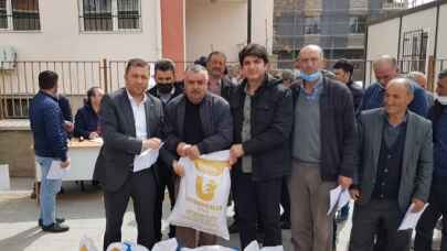 Niğde'de nohut tohumu çiftçiye hibe edildi