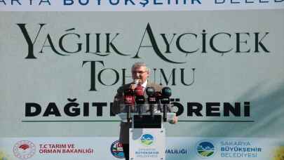 Sakarya'da 1000 çiftçiye 10 bin 640 kilogram yağlık ayçiçeği tohumu dağıtıldı