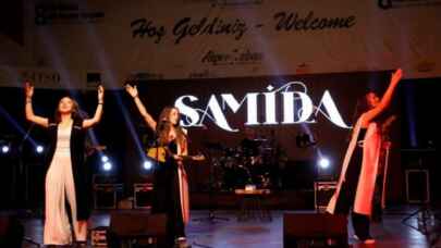 Samida Bursa'da İnegöllü hayranlarıyla buluştu