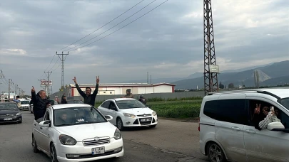 Baas Rejiminin çöküşü Türkiye'de coşkulu kutlamalarla karşılandı