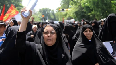 İran'daki başörtüsü yasası neden ertelendi?