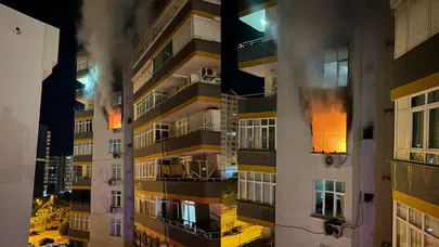 Adana'da apartmanda korkutan yangın