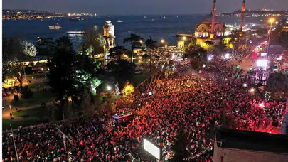 Beşiktaş’ta 29 Ekim coşkusu: Cumhuriyet yürüyüşü ve büyük konser