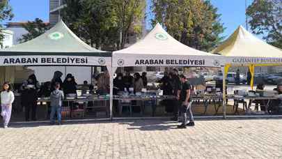 Araban’da Gazze yararına hayır çarşısı açıldı