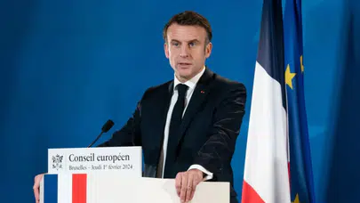 Fransa'da Cumhurbaşkanı Macron'a siyasi baskı sürüyor!
