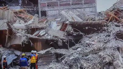 Yatılı okul binası çöktü: 37 öğrenci hayatını kaybetti