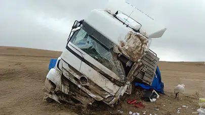 Niğde'de trafik kazası: Tır şarampole yuvarlandı!