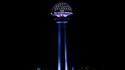 Türk Devletleri İşbirliği Günü'nde İstanbul ve Ankara'daki yapılar turkuazla ışıklandırıldı