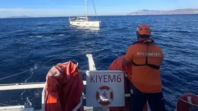 Muğla açıklarında sürüklenen yelkenli tekne kurtarıldı