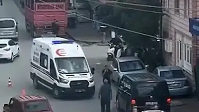 Sakarya'da feci kaza: Kamyonet ile çarpışan motosikletli can verdi!