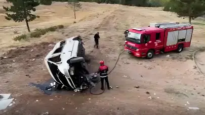 Sivas’ta minibüs istinat duvarından aşağı devrildi: 4 kişi yaralandı