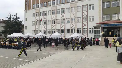 Vezirköprü’de öğrencilerden gazze’ye destek için hayır çarşısı