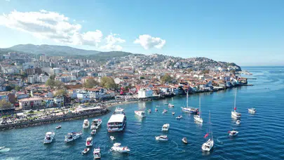 Mudanya’da Cumhuriyet coşkusu: Yüzlerce tekne türk bayraklarıyla denize açıldı