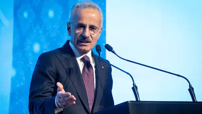 Bakan Uraloğlu duyurdu: Sosyal medya kullanımına ilişkin yeni düzenlemeler geliyor!