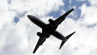 Binmediği uçak başına bela oldu! İngiliz kadının devletin hatası yüzünden yardımsız kaldı