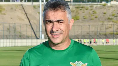 Bursaspor'un yeni teknik direktörü Mehmet Altıparmak kimdir?