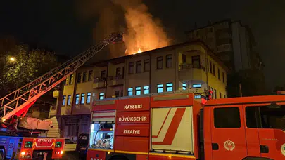 Kayseri’de eve alınmayan koca çatıyı yaktı