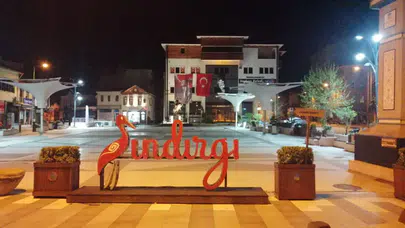Sındırgı Belediye Başkanı: İlçemizde yıkılan binalar var