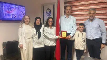 Silifke’de kızını iyileştiren hastaneye 4 çocuk yatağı hediye etti