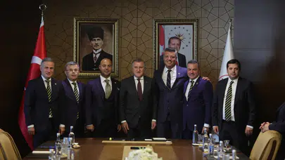 Bakan Osman Aşkın Bak, Fenerbahçe Başkanı Sadettin Saran ve yönetimini kabul etti